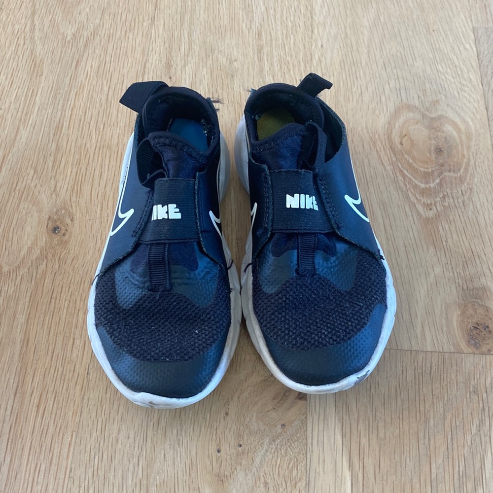 Nike kids shoes size:12.5